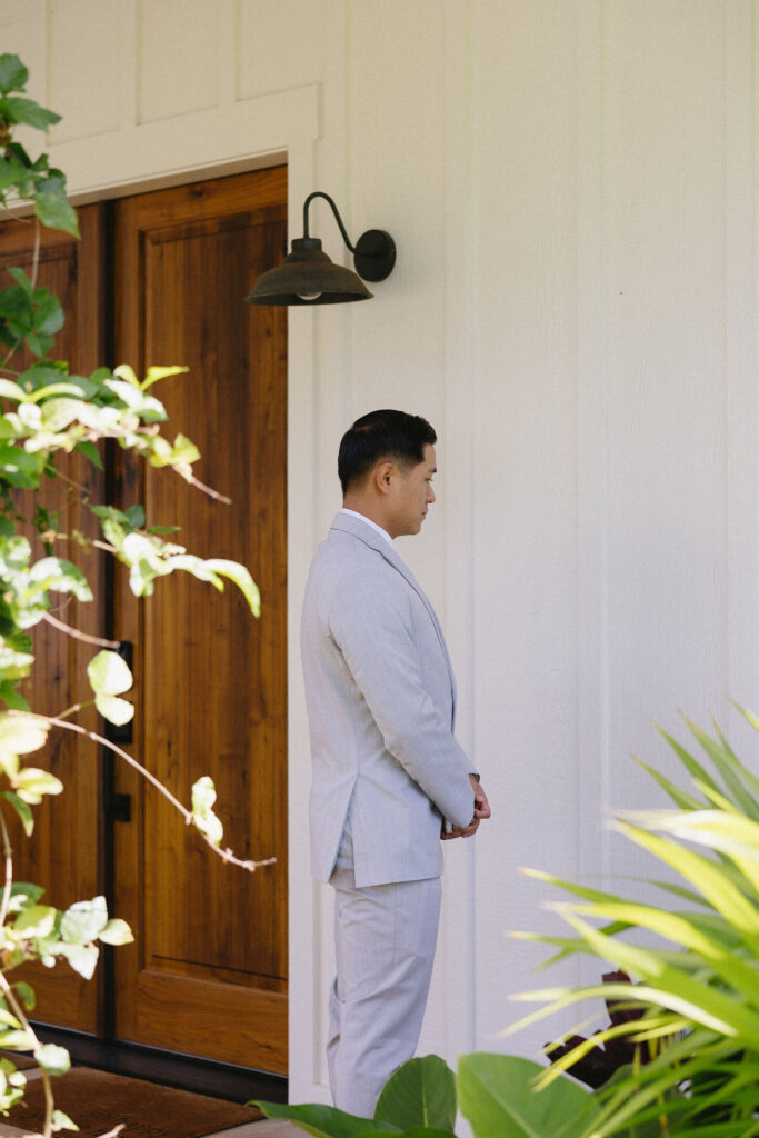 How We Spread Photos Throughout the Day at This Waialua Valley Farms Wedding