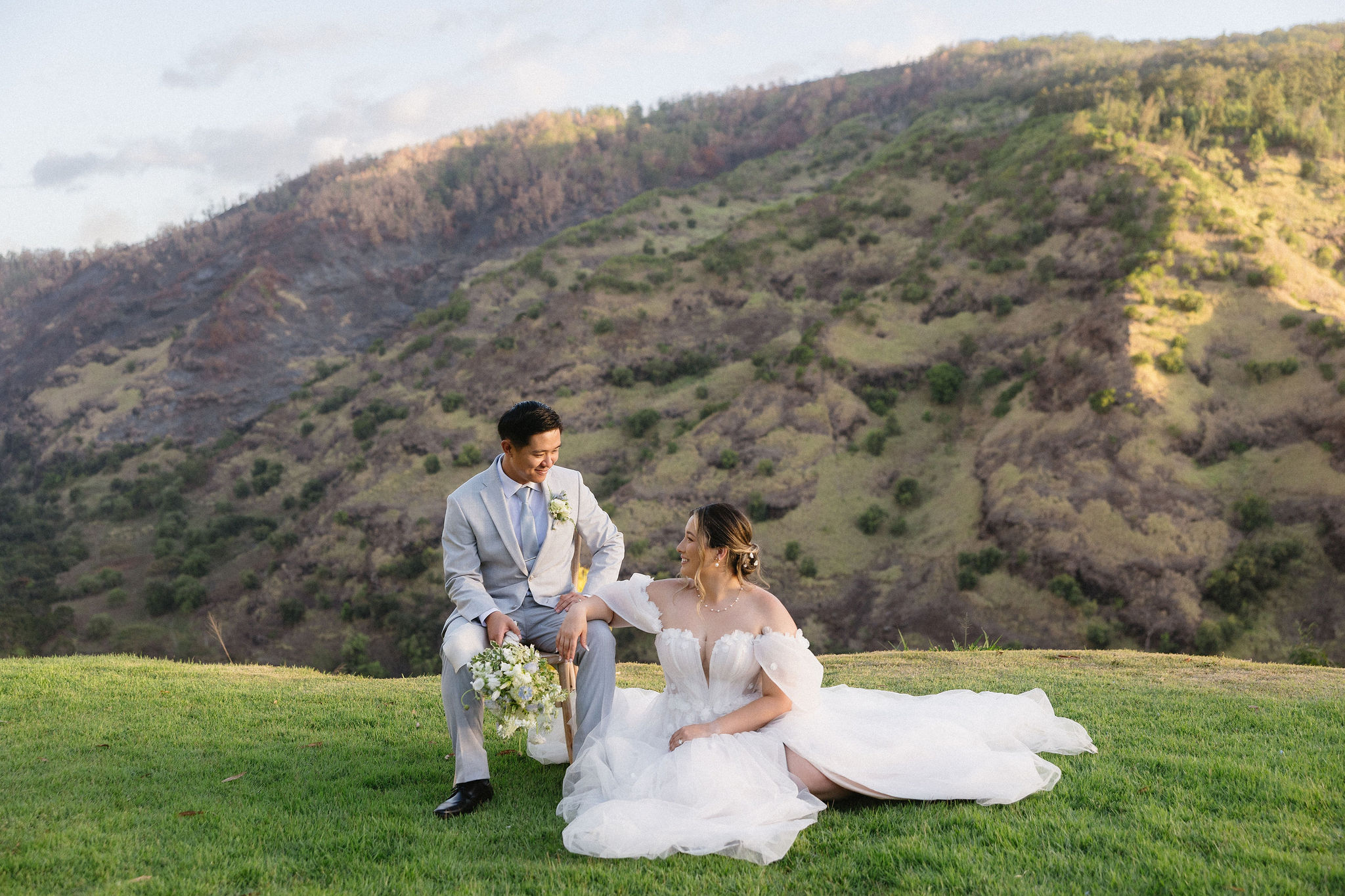 How We Spread Photos Throughout the Day at This Waialua Valley Farms Wedding