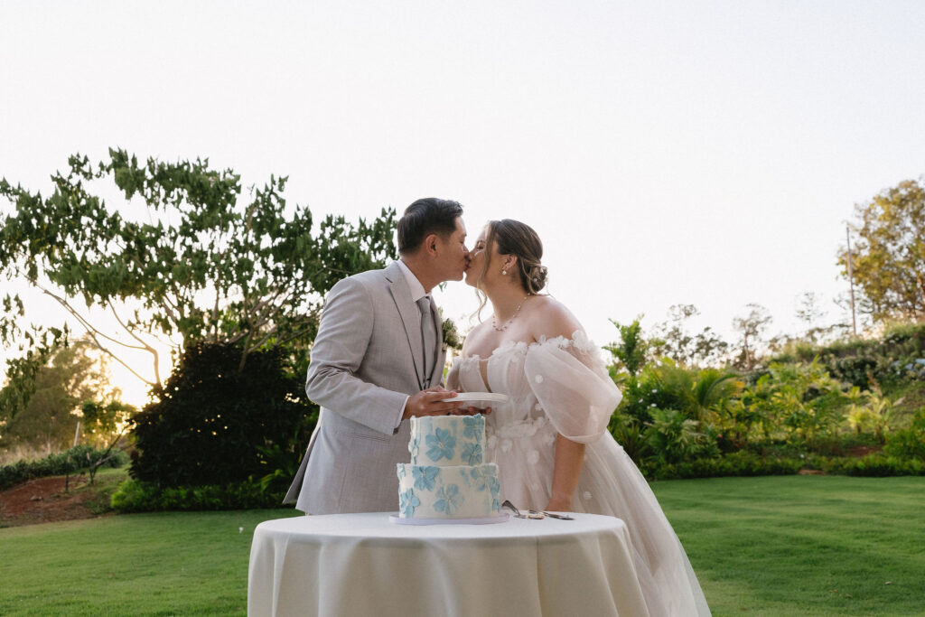 How We Spread Photos Throughout the Day at This Waialua Valley Farms Wedding