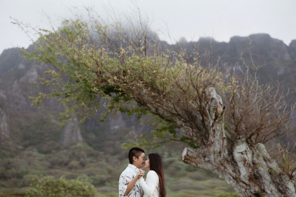 stunning couple session in oahu