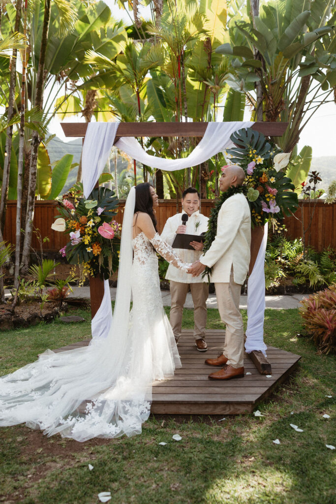 intimate wedding ceremony in oahu