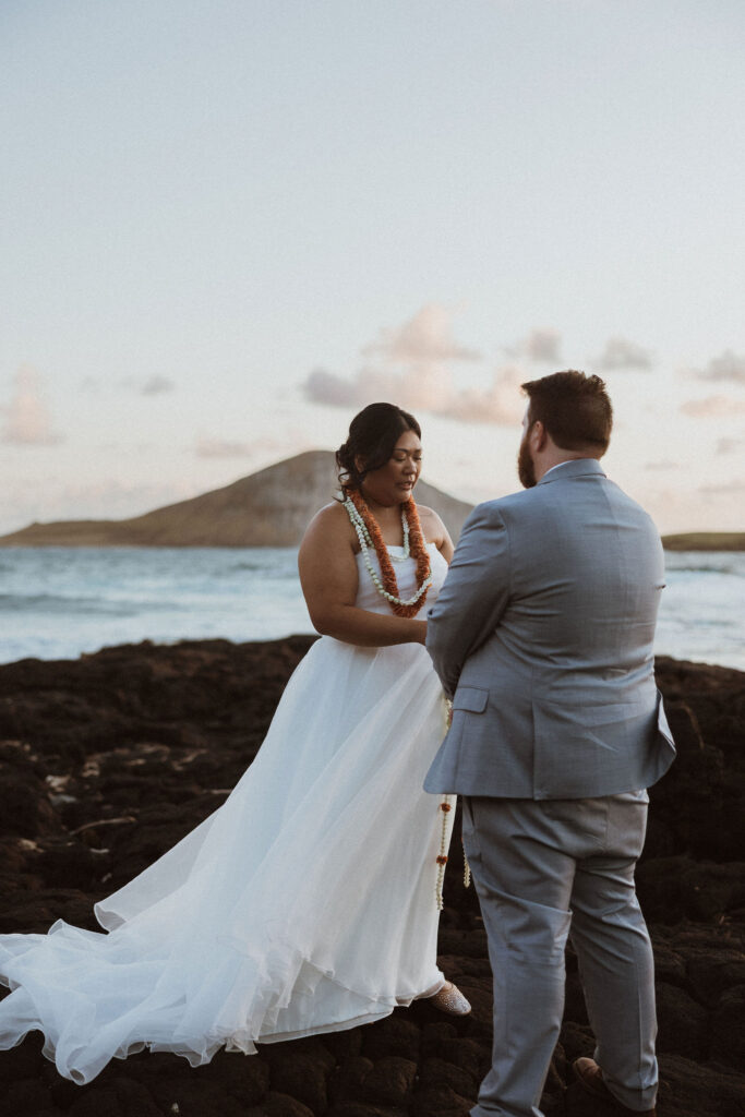 Why This Intimate Makapuʻu Beach Park Vow Renewal Felt So Special