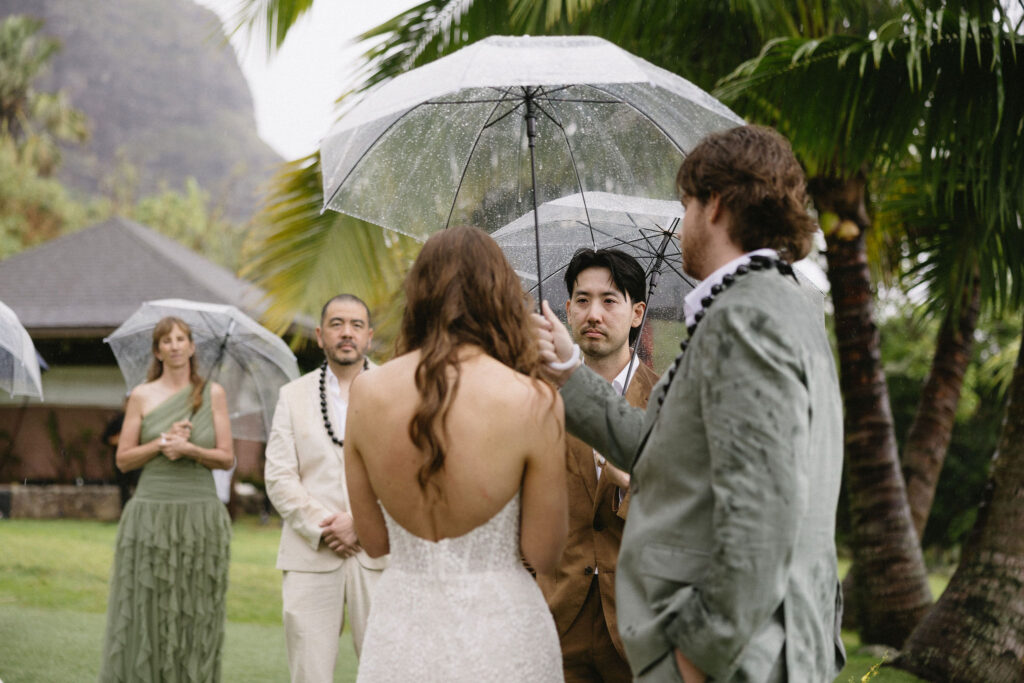 How to Plan a Romantic Oahu Destination Wedding: Tips from a Local Wedding Photographer