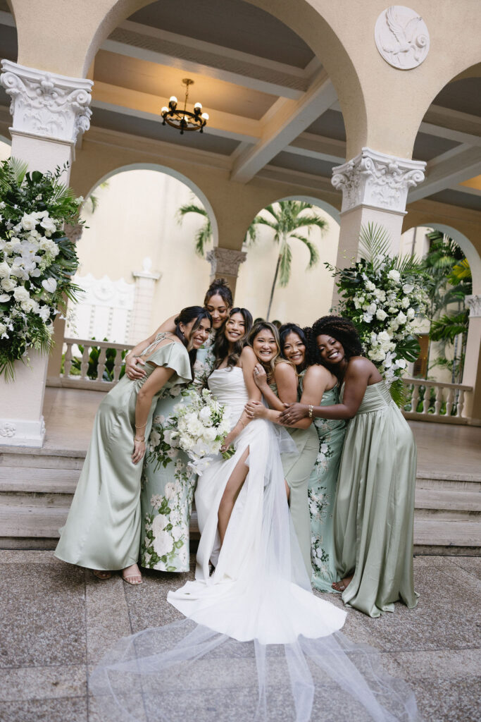 cute picture of the bride and her friends