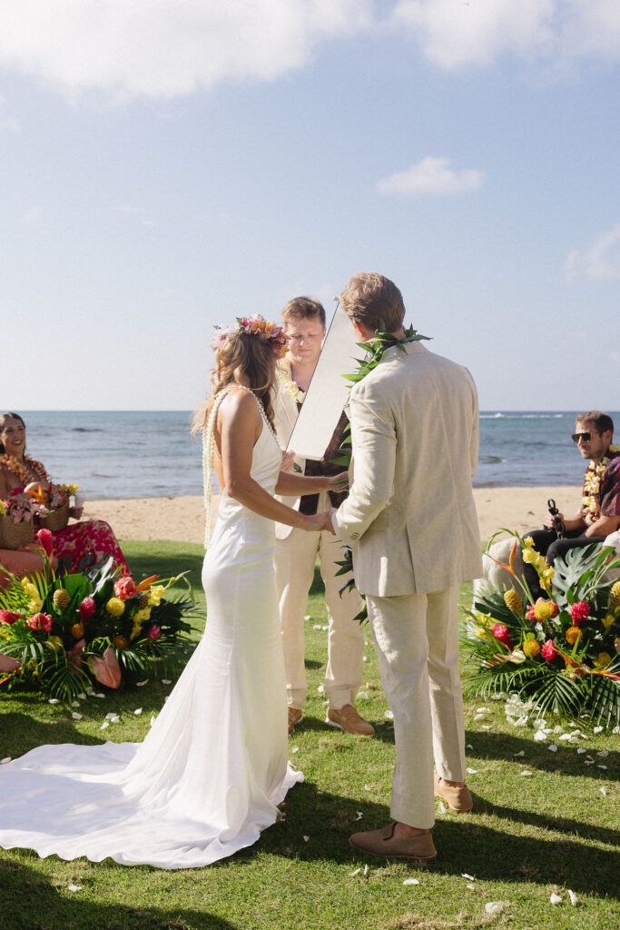 intimate wedding ceremony in hawaii