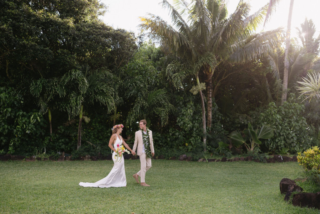 golden hour bridal portraits in hawaii