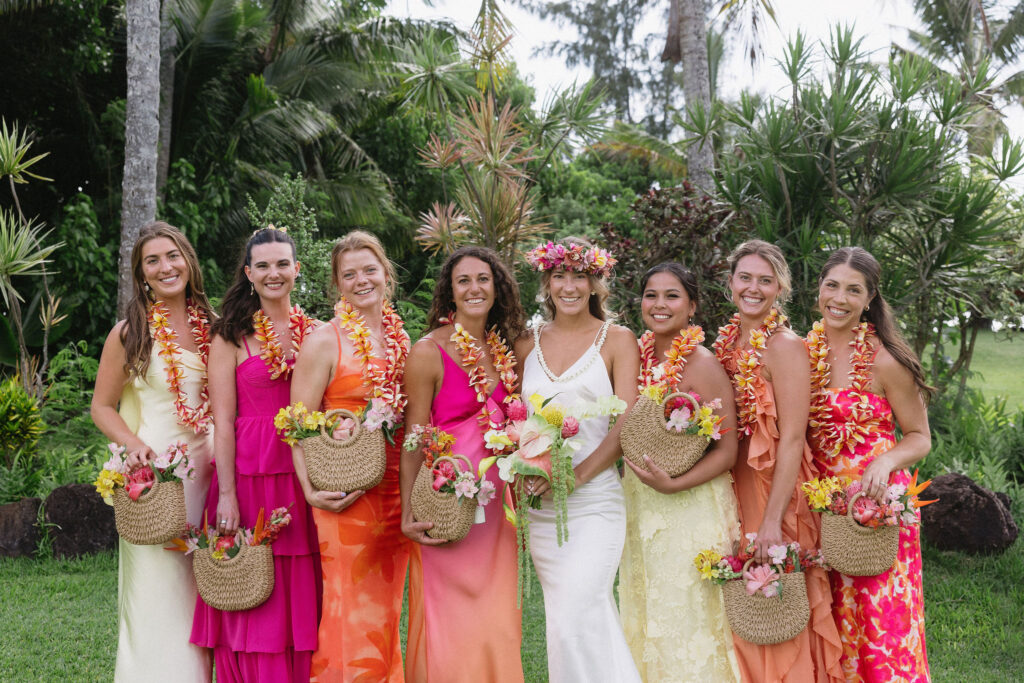 cute picture of the bride and her bridesmaids