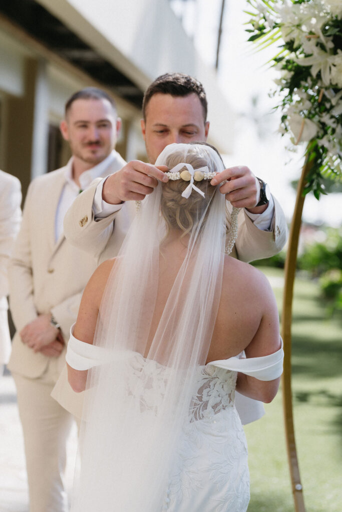 romantic wedding ceremony in oahu