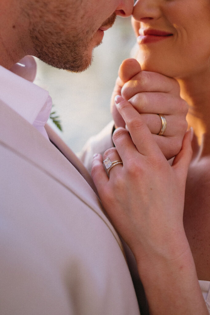 closeup shot of the wedding rings