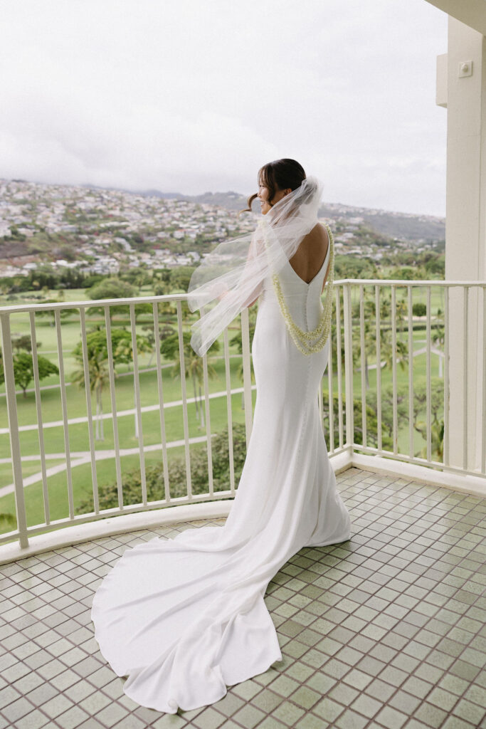 bride before her first look with the bride